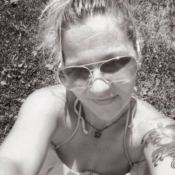 Meet your Posher, Michelle - Picture 1 of 1